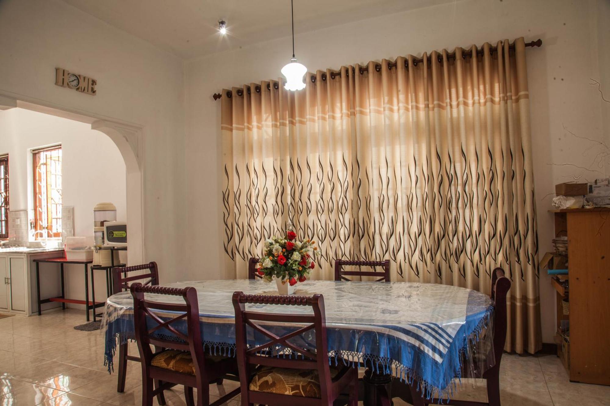 קנדי Antique Tourist Lodge מראה חיצוני תמונה
