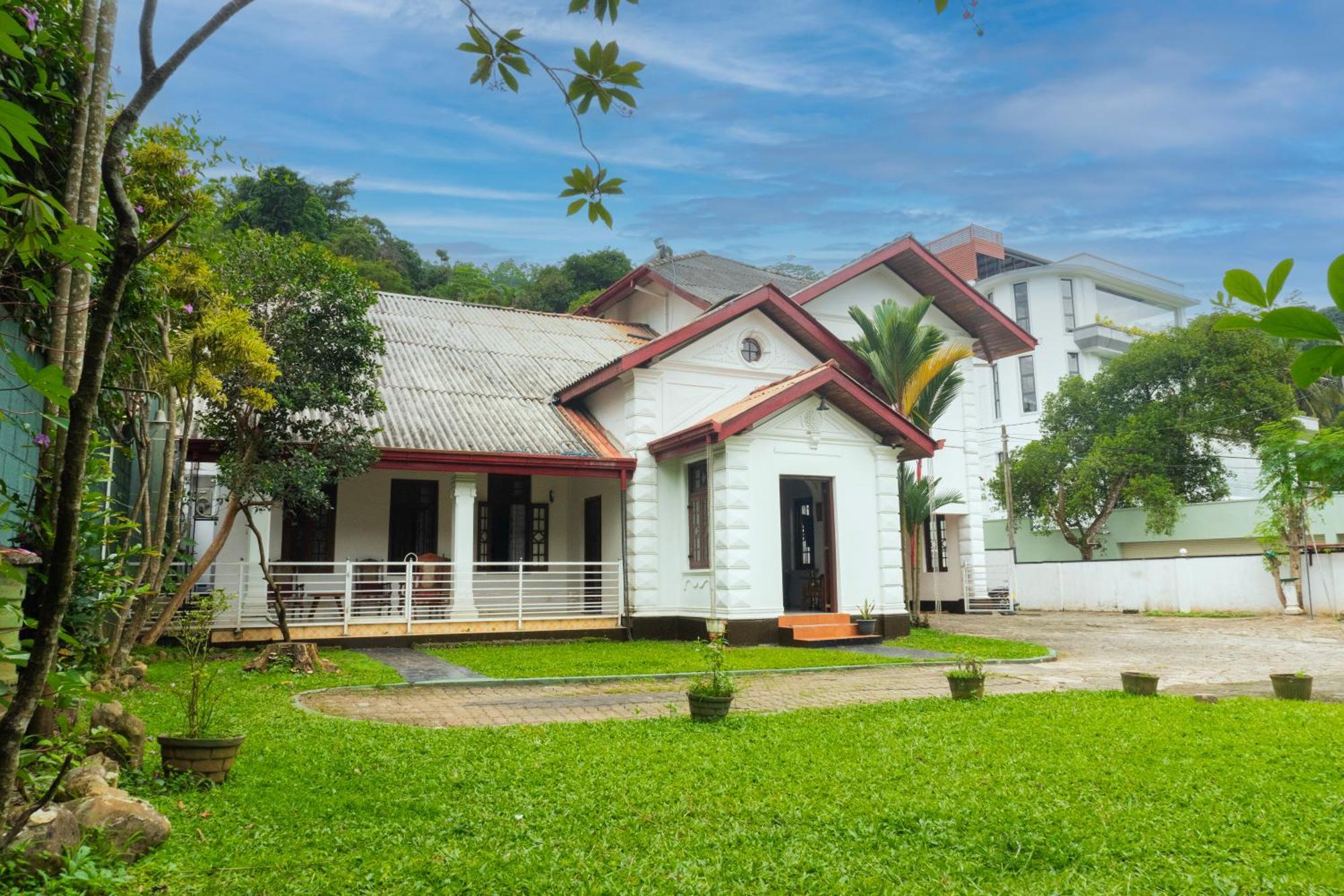קנדי Antique Tourist Lodge מראה חיצוני תמונה